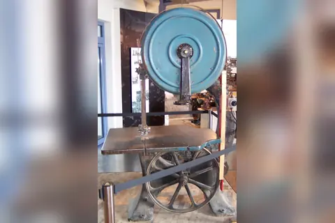 Metallschneidende Bandsäge